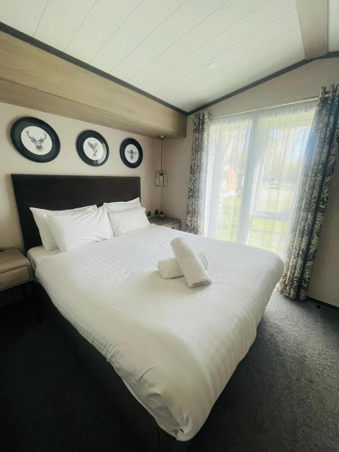 Evergreen Lodge With Hot Tub 约克 外观 照片
